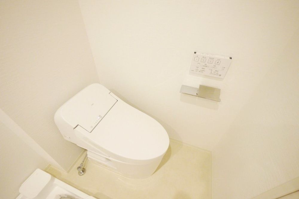 トイレ　エストゥルース小竹向原　板橋区向原３