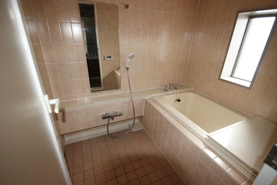 バス・シャワールーム　※別部屋の写真です