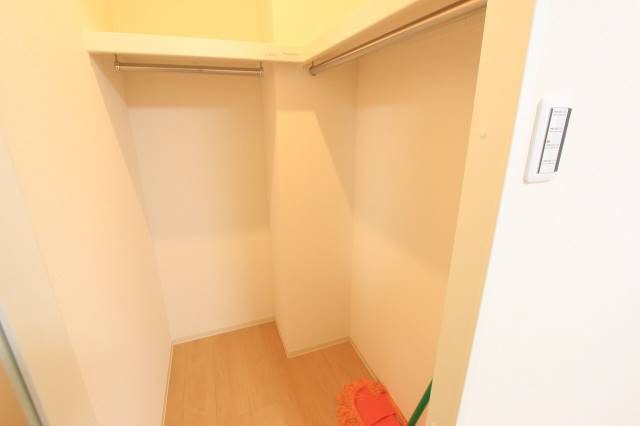収納　ウォークインクローゼットで収納力も高いです