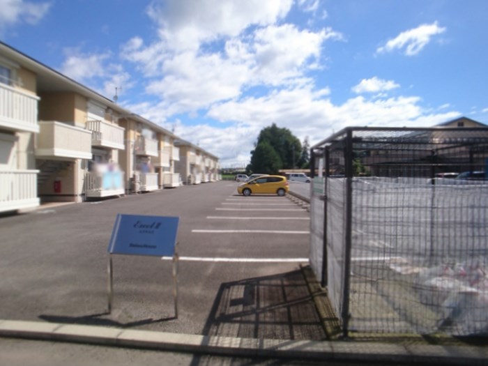 駐車場　こちらの物件はMODE不動産なら割引対象の１部屋です。