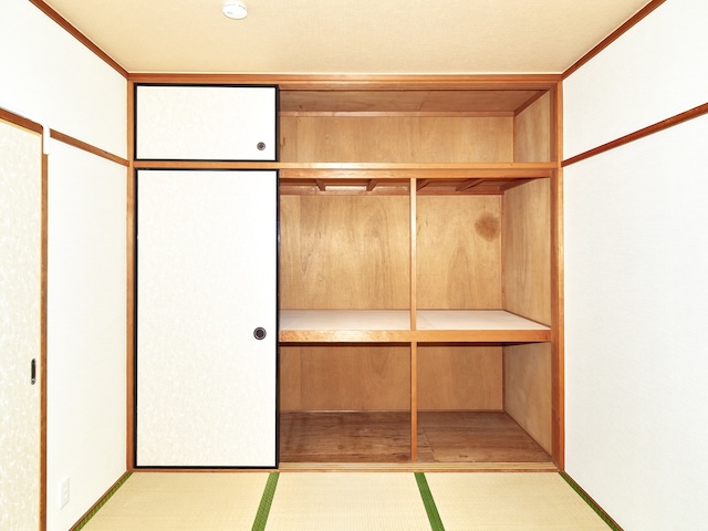 収納　和室の押入と天袋