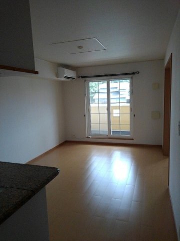 居室・リビング　ゆったり過ごせる居間です