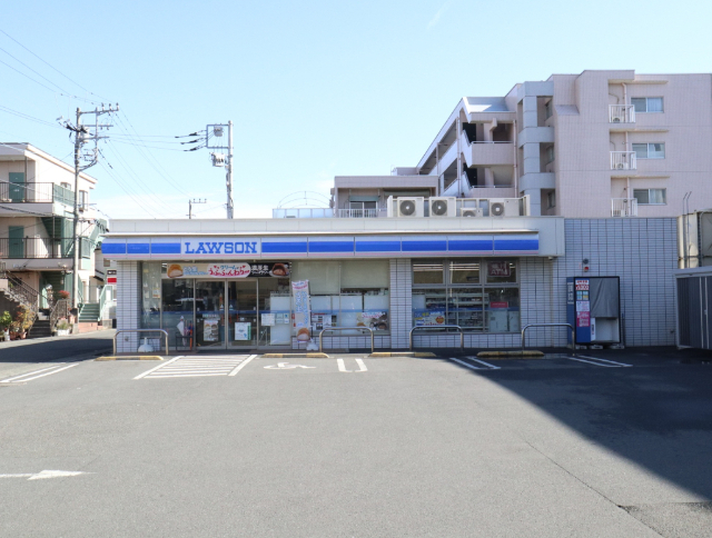 コンビニ　ローソン伊志田高校前店（コンビニ）まで307m