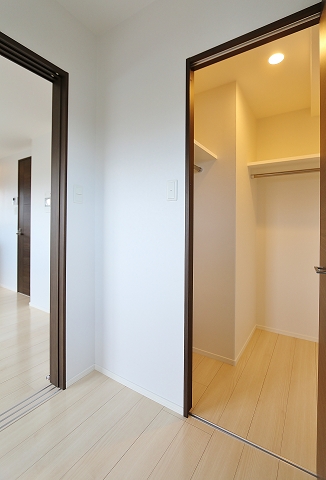 収納　洋服の収納も十分ですね