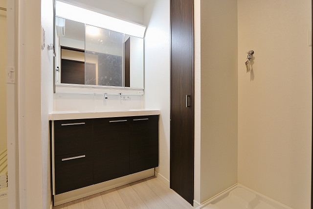 洗面設備　毎朝の支度はこちらでどうぞ