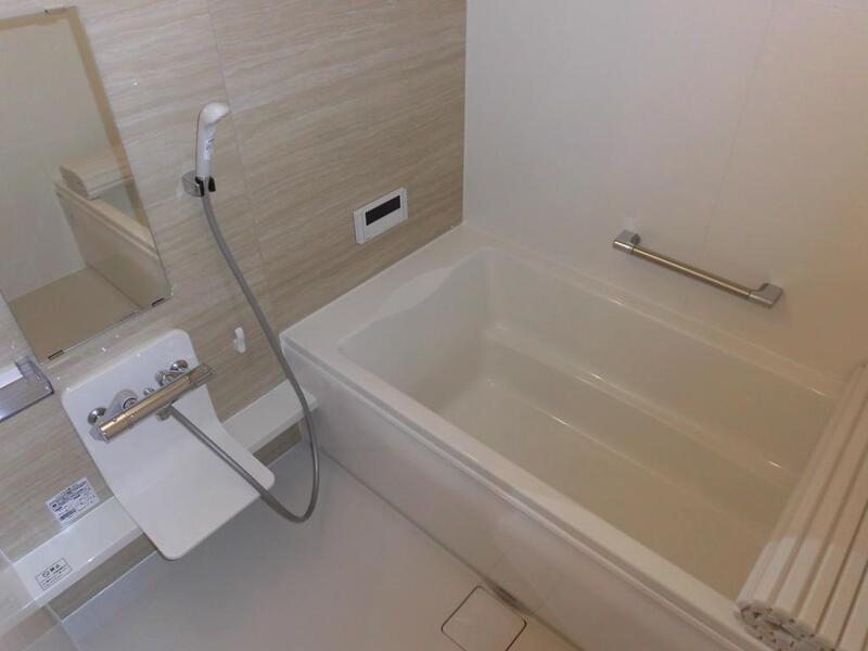 バス・シャワールーム　足が伸ばせて疲れがしっかりとれそうです