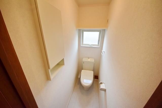 トイレ　★上部棚付のお手洗い★