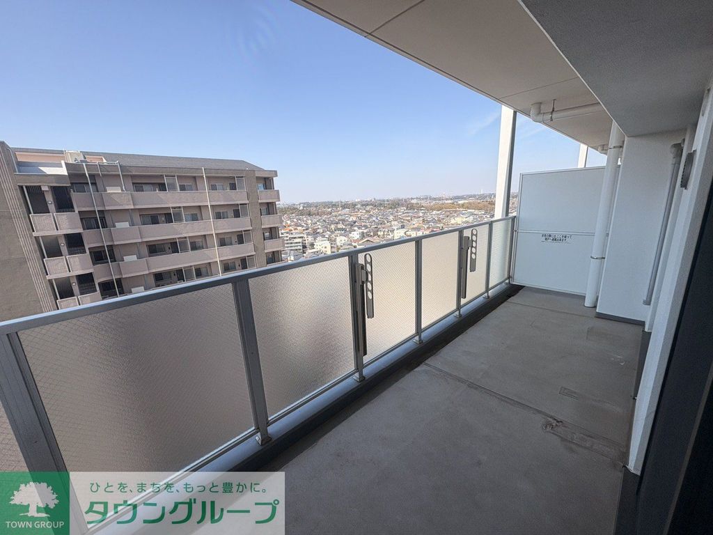 バルコニー　広々としたバルコニー