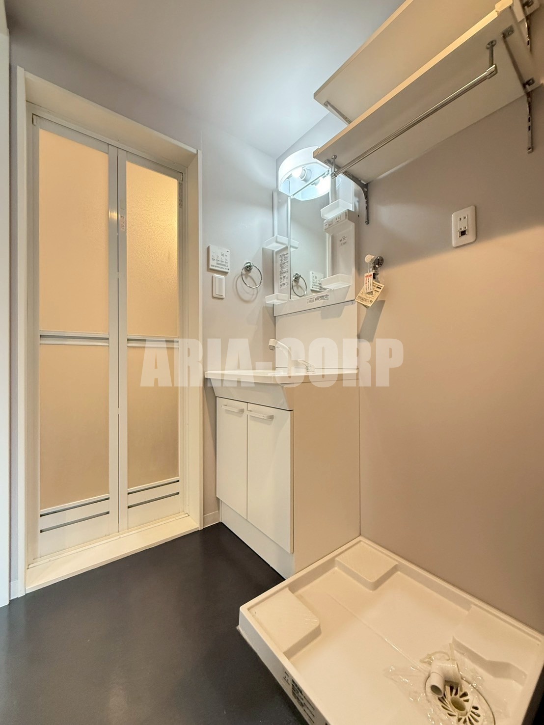 洗面設備　独立洗面台！収納豊富で便利です♪