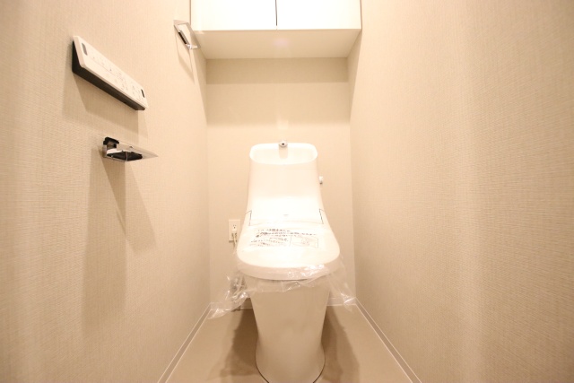 トイレ　※別室の参考写真の為、現況優先です。