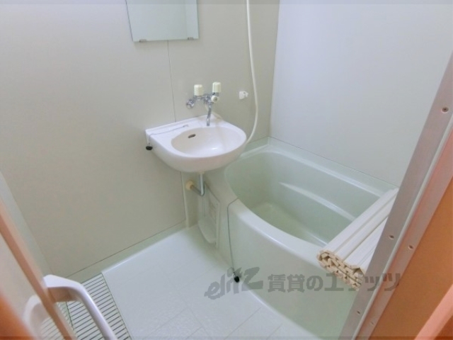 バス・シャワールーム　バス