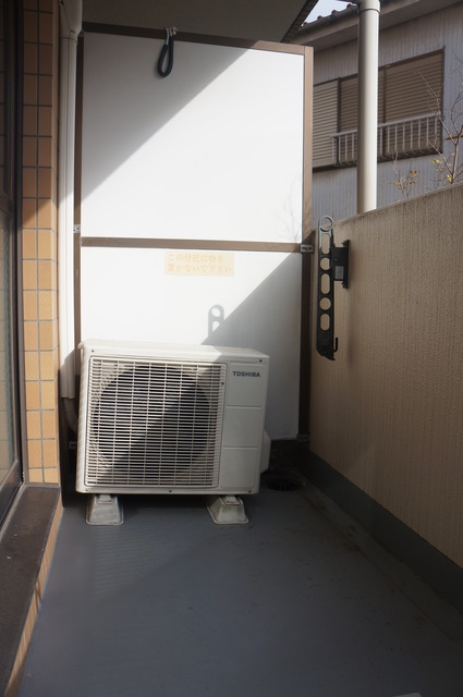 バルコニー　バルコニーがあるので洗濯物を太陽の下で干すことができます♪