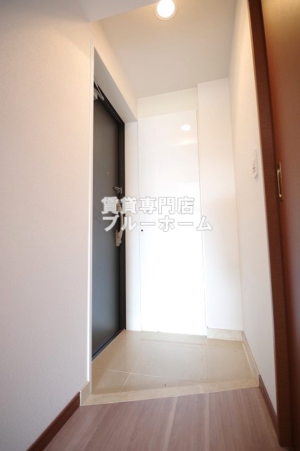 玄関　広い玄関スペース！