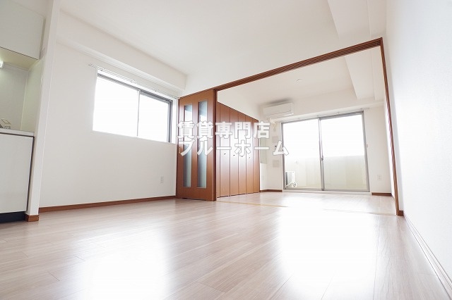 居室・リビング　8.4帖のLDKです！