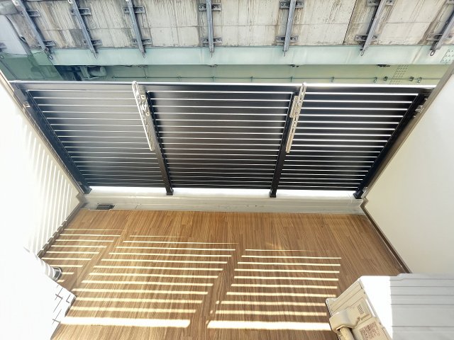 バルコニー　開放的で明るい空間を演出してくれるバルコニーです