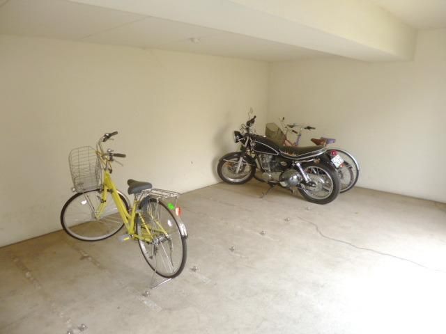 その他共有部分　★屋根付き共有駐輪場★