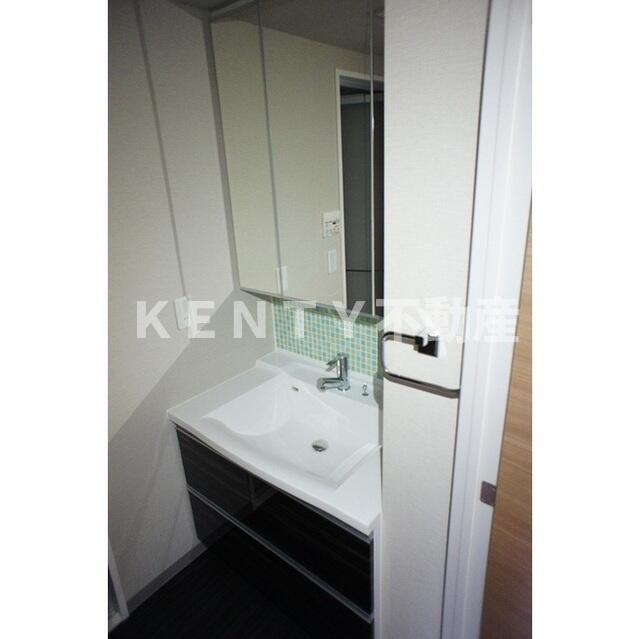 洗面設備　脱衣スペースもあります