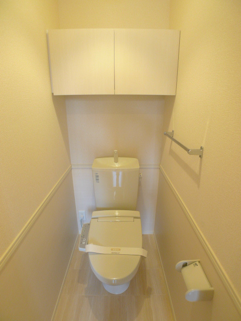 トイレ　温水洗浄便座