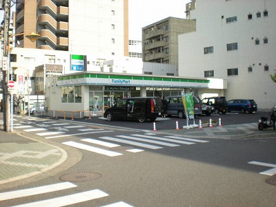 その他　ファミリーマート栄五丁目店（その他）まで225m