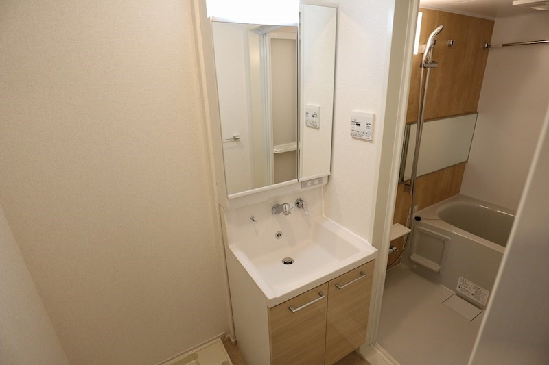 洗面設備　～別号室の写真使用中～