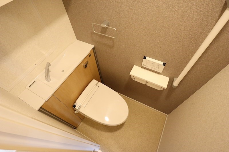 トイレ　～別号室の写真使用中～