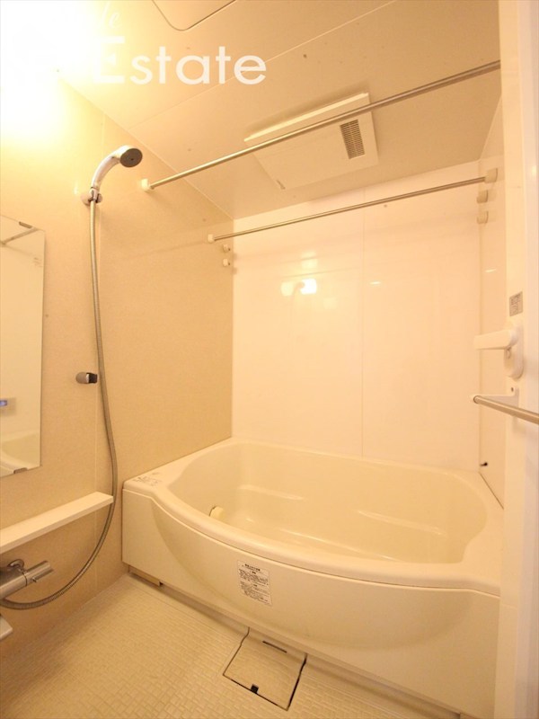 バス・シャワールーム　バスルーム