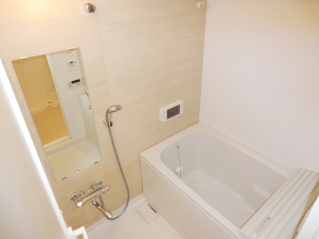 バス・シャワールーム　浴室乾燥・追い炊き機能付きのバスルーム♪