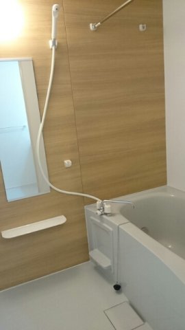 バス・シャワールーム　コンパクトで使いやすいお風呂です