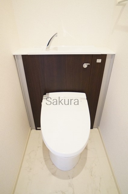 トイレ　落ち着いた色調のトイレです♪