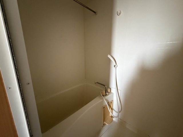 バス・シャワールーム　別号室です　現状を優先します