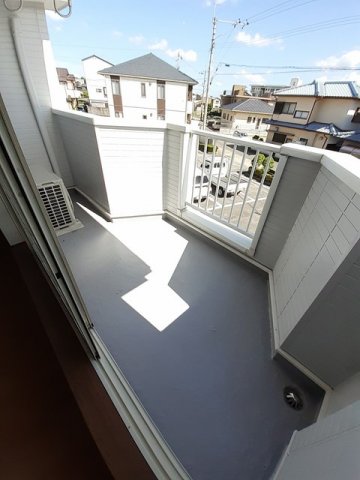 バルコニー　暖かな日差しのふりそそぐバルコニー