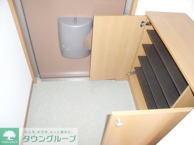 玄関　玄関収納にも余裕があります