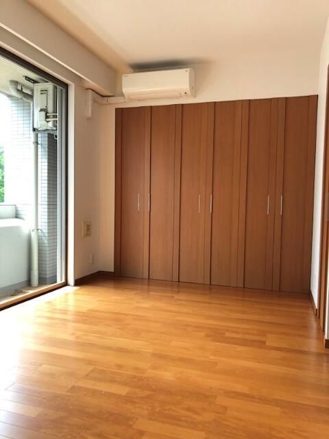 居室・リビング　☆明るい洋室☆