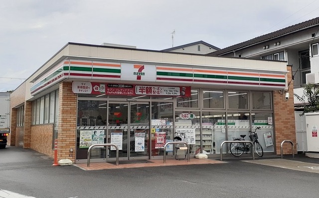 コンビニ　セブンイレブン（コンビニ）まで40m