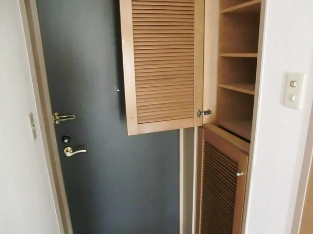 玄関　下駄箱付いてます。