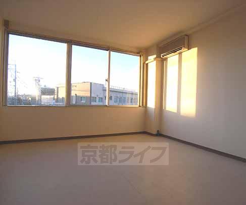 居室・リビング　広いお部屋です。