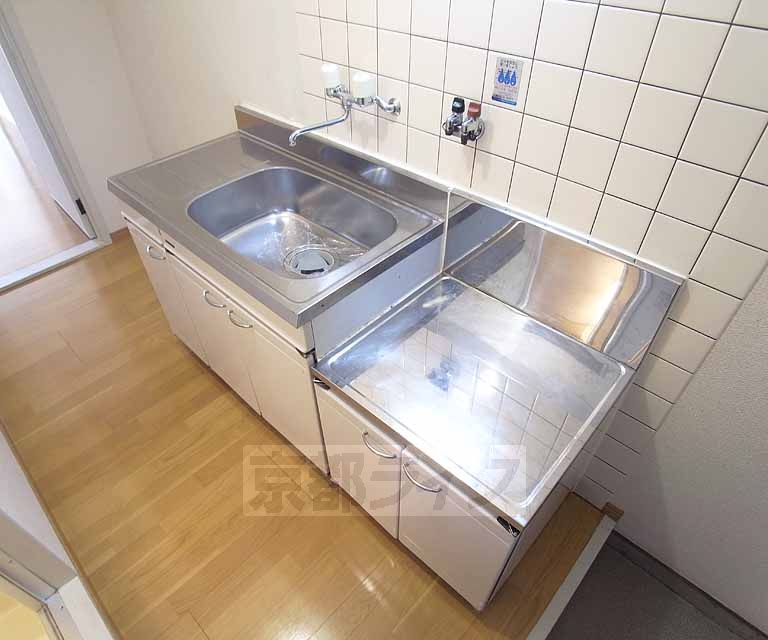 キッチン　二口コンロ設置可能です。