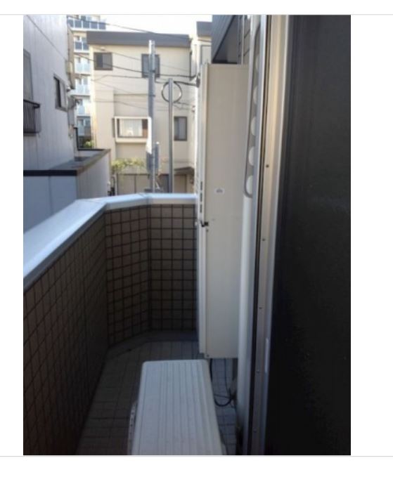 バルコニー　広角レンズで撮影の為、実際の見え方と異なります。同一仕様。