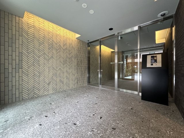 エントランス　清潔なエントランスです