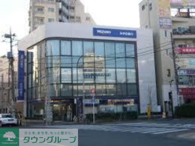 銀行　みずほ銀行綾瀬支店（銀行）まで473m