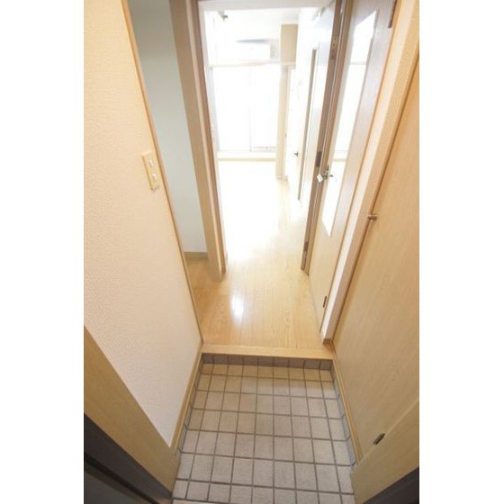 玄関　同タイプの別部屋写真