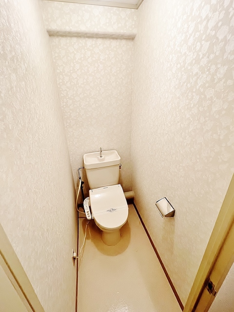 トイレ　温水洗浄便座