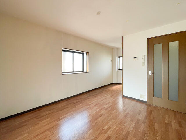 居室・リビング　【その他】２０５号室内