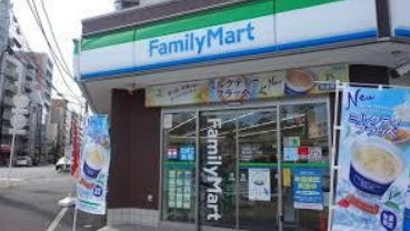コンビニ　ファミリーマート 横浜反町一丁目店（コンビニ）まで75m