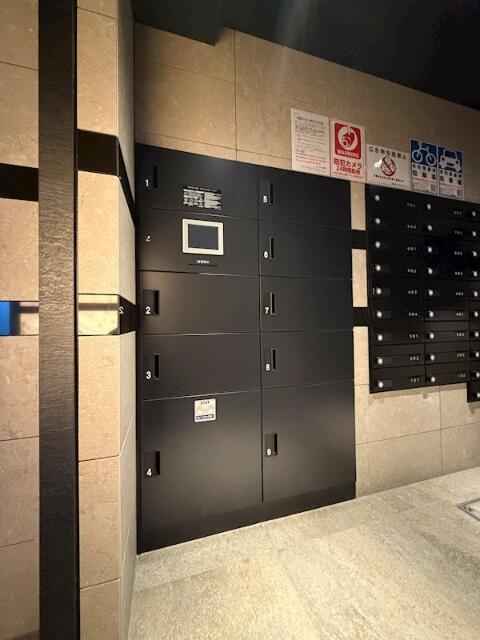 駐車場　宅配ボックス