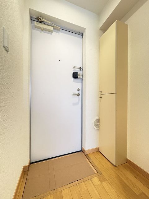 玄関　靴箱