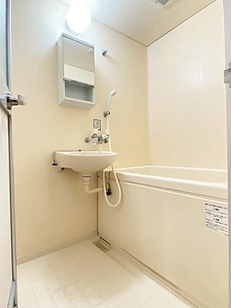 バス・シャワールーム　初期費用分割可★ご希望の場所まで無料送迎サービス付♪