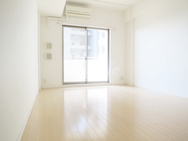 居室・リビング　明るいお部屋です☆