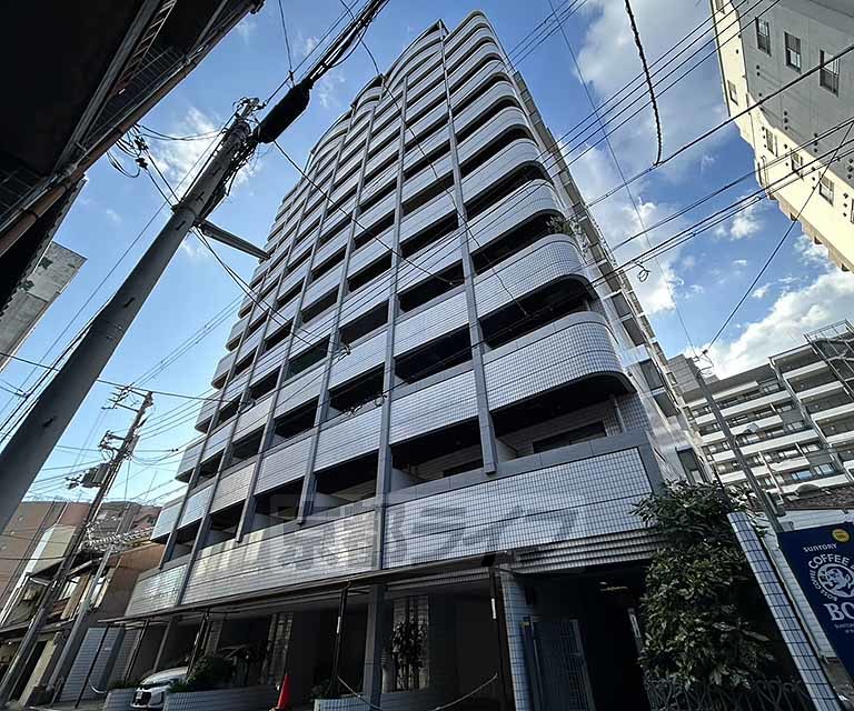 建物外観　東側の正面です。