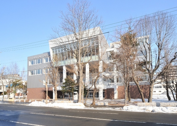 小学校　札幌市立桑園小学校（小学校）まで512m